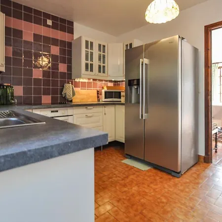 Vakantiehuis Lovely Home In Sainte Maxime With Wifi