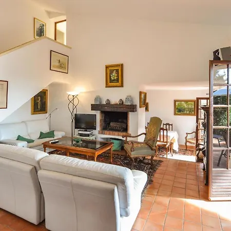 Vakantiehuis Lovely Home In Sainte Maxime With Wifi *